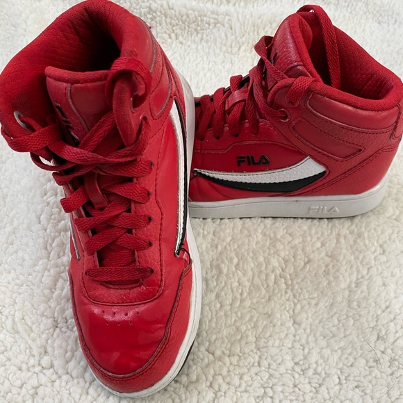 Red FILA high tops - Picture 2 of 5